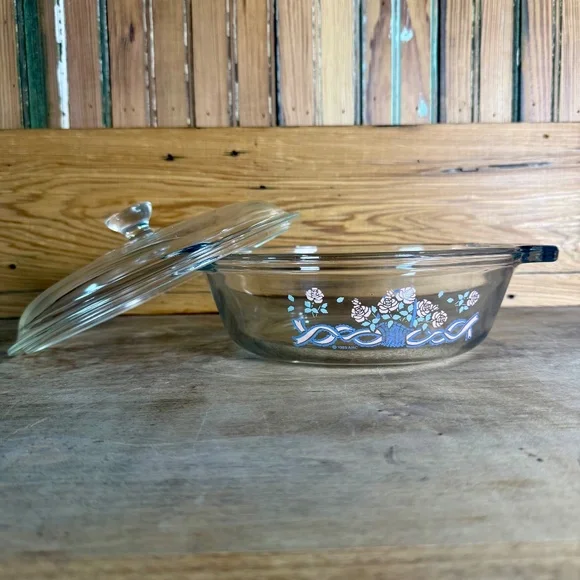 Anchor Hocking  1.5 Qt Covered Glass Casserole “Pink Roses in Basket” 1989 - Picture 8 of 15